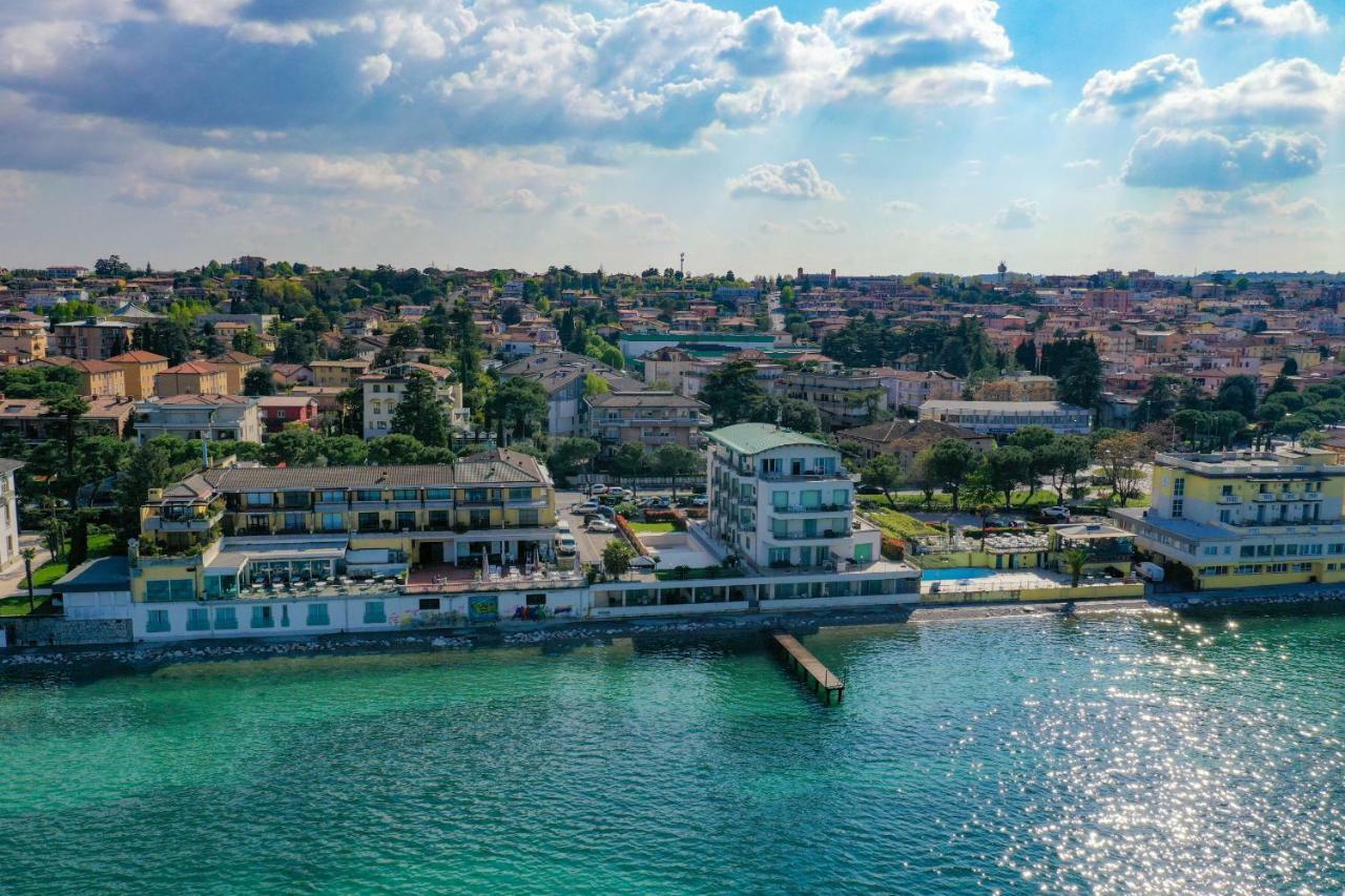 Desenzanoloft Official Partner Marriott Homes & Villas - The Sunflower Front Lake Desenzano del Garda Exteriér fotografie