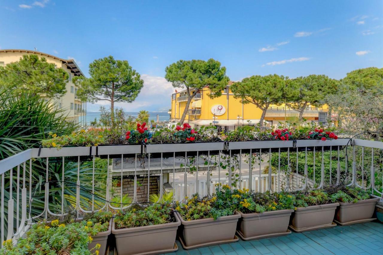 Desenzanoloft Official Partner Marriott Homes & Villas - The Sunflower Front Lake Desenzano del Garda Exteriér fotografie